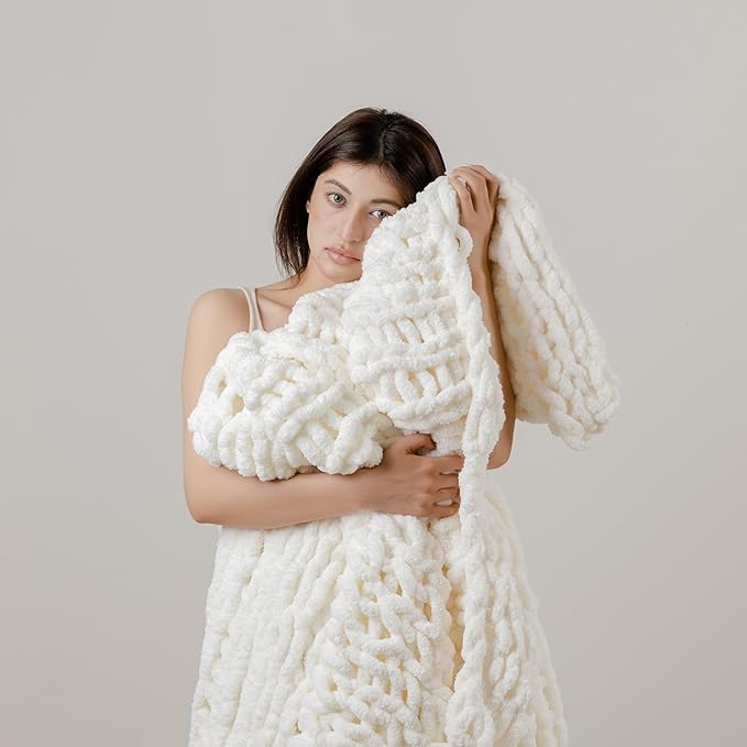 WESHIONGOO Chunky Knit Blanket Throw 40"×40" Knitted Throw Blankets for Couch Bed Fluffy Soft Blanket with Jumbo Chenille Yarn Thick 100% Handmade (Cream White)-Ruum Studio Home