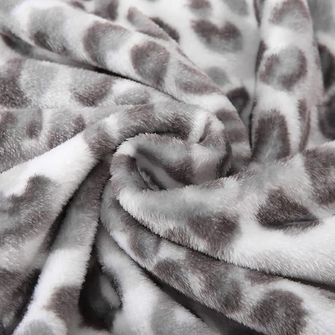 MERRYLIFE Cheetah Throw Blanket for Couch | Soft Decorative Ultra-Plush Colorful| Throw Size Travel Blanket Plush|(50" 60", Snow Leopard)-Ruum Studio Home