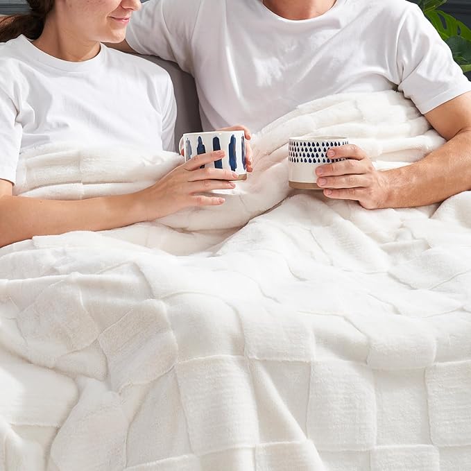 Cozy Bliss Checkered White Large Faux Rabbit Fur Twin Bed Blanket, Soft Fuzzy Fluffy Minky Cream Furry Blankets for Couch, Bed, Adults (60 * 80 Inches Ivory)-Ruum Studio Home