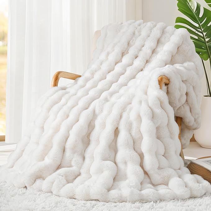 Touchat Luxury 1000GSM Rabbit Faux Fur Twin Blanket, Super Heavy Warm Cozy Beige Cream Blankets for Couch Bed Sofa, Ruched Plush Fuzzy Elegant Soft Reversible Mink Blanket for Living Room Bedroom-Ruum Studio Home
