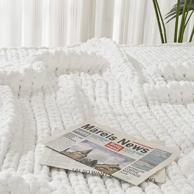Esterra Chunky Knit Blanket Throw 40"x50", 100% Hand Knitted Chenille Throw Blanket, Cozy Soft Thick Cable Knit Throw Large Rope Knot Crochet Throw Blanket for Sofa Couch Bed, Snow White-Ruum Studio Home