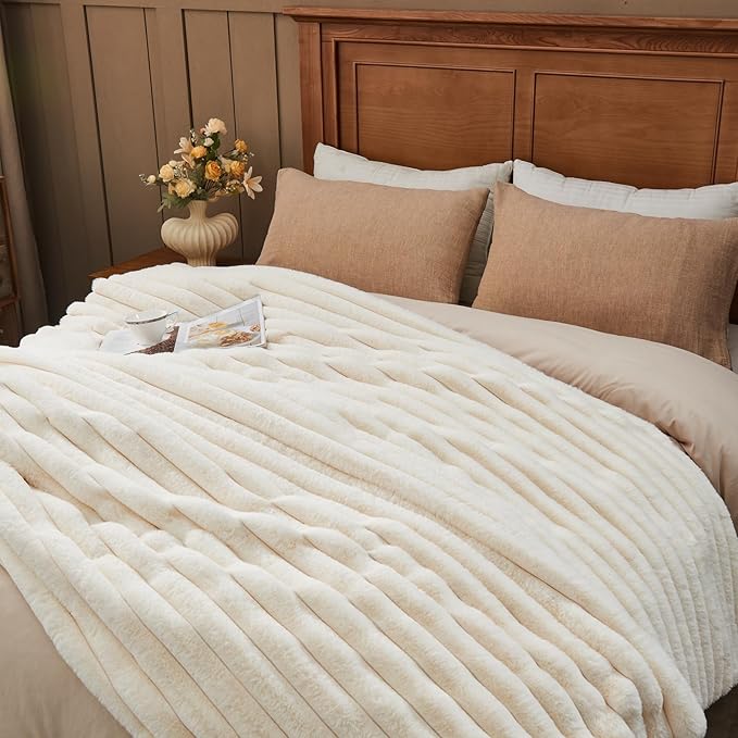 NEWCOSPLAY Faux Fur Throw Blanket Ivory 3D Ribbed Plush Thick Warm Blanket for Couch Sofa Bed 850GSM (Ivory Ribbed, Throw(50"x60"))-Ruum Studio Home