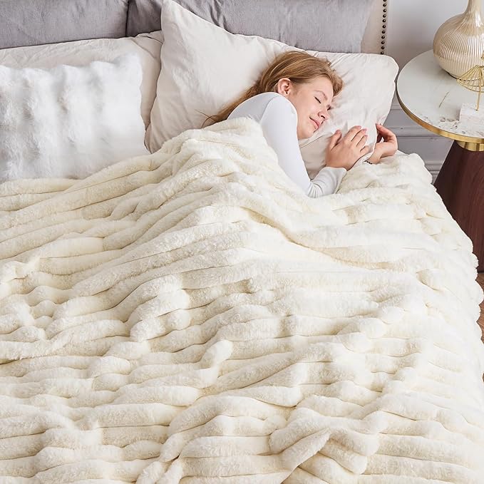NEWCOSPLAY Faux Fur Throw Blanket Ivory 3D Ribbed Plush Thick Warm Blanket for Couch Sofa Bed 850GSM (Ivory Ribbed, Throw(50"x60"))-Ruum Studio Home