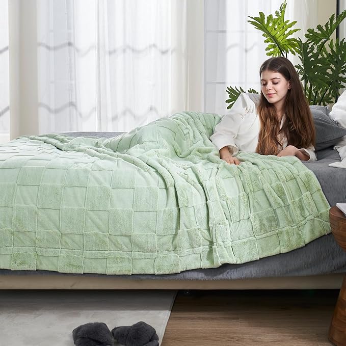 Cozy Bliss Checkered White Faux Rabbit Fur Throw Blanket, Soft Fuzzy Fluffy Minky Cream Furry Blankets for Couch, Bed (Sage Green, King(108" x 90")-Ruum Studio Home