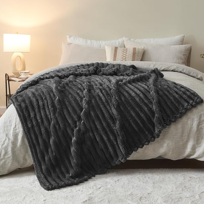 NEWCOSPLAY Super Soft Throw Blanket Grey Premium Silky Flannel Fleece 3D Ribbed Jacquard Lightweight Bed Blanket All Season Use (Grey Ribbed, Throw(50"x60"))-Ruum Studio Home