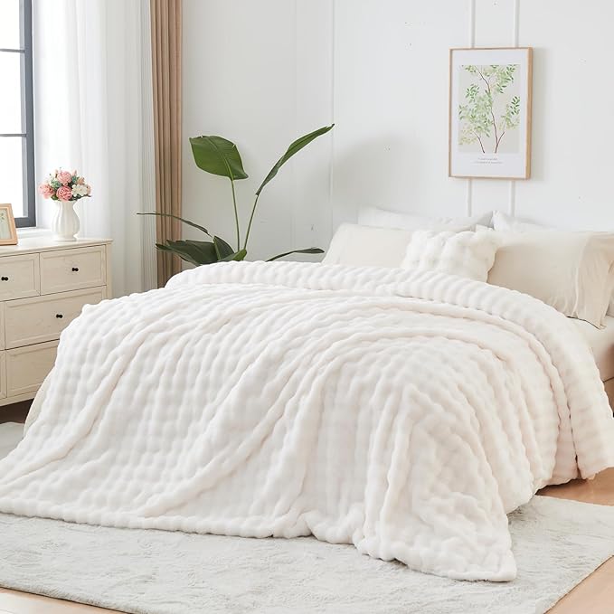 NEWCOSPLAY Faux Fur Queen Blanket Ivory Bubble Blanket Thick Warm Soft for Couch Sofa Bed 550GSM (Ivory, Queen(90"x90"))-Ruum Studio Home