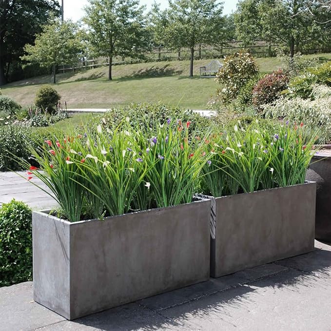 Melorca&Guilla Artificial Plants Outdoor 3PCS 23“ Fake Tall Grass,Faux Grass Plant,Artificial Grass Greenery Shrubs Bushes for Garden Porch Window Box Shop Office Home Décor-Ruum Studio Home