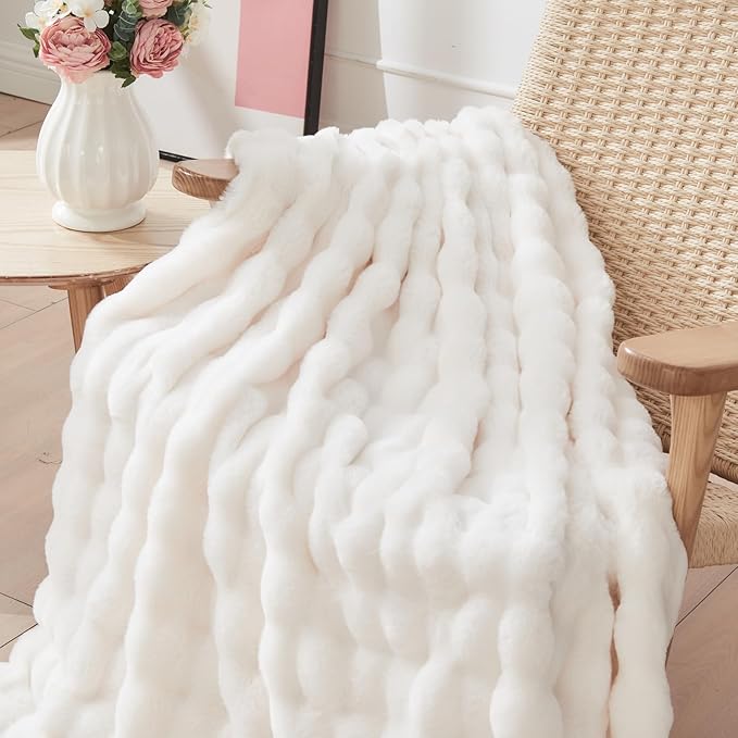 NEWCOSPLAY Faux Fur Throw Blanket Ivory Bubble Blanket Thick Warm Soft for Couch Sofa Bed 550GSM (Ivory, Throw(50"x60"))-Ruum Studio Home