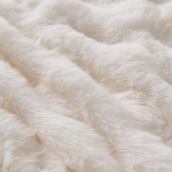 Lotus Karen Faux Fur Throw Blanket Cream White - Big Bubble Rabbit Fluff Blanket for Couch, Small Fluffy Fuzzy Cozy Blanket, Thick Furry Plush Shaggy Blankets, 50x60 Inches-Ruum Studio Home