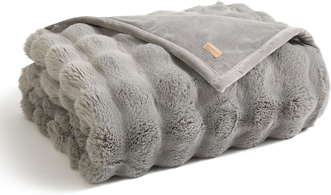 EVERGRACE Ultra Soft Luxury Fluffy Ridgeline Faux Rabbit Fur Throw Blanket, Thick Warm Bubble Throw for Bed, Cozy Plush Reversible Blankets for Couch, Chair, Sofa, Grey, 50x60 Inches, 870 GSM-Ruum Studio Home