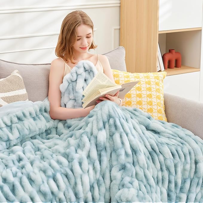 Ultra Soft Luxury Faux Fur Throw Blanket for Counch,Fuzzy Fluffy Plush Warm Cozy Elegant Wrinkled Blanket for Sofa Bedroom Living Room,（50"x60",Tie-dye Freshwater Blue）-Ruum Studio Home