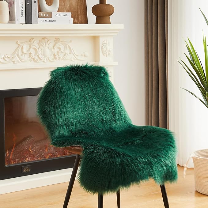 AMTOVO Faux Fur Rug, Dark Green Small Area Rug, Fluffy Sheepskin Rug, Fuzzy Ultra Soft 2 x 3 ft Shag Rugs for Bedroom Sofa Throw Cushion Room Decor, Sheepskin-Ruum Studio Home