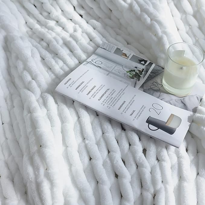 Maetoow Chenille Chunky Knit Blanket Throw （40×50 Inch）, Handmade Warm & Cozy Blanket Couch, Bed, Home Decor, Soft Breathable Fleece Banket, Christmas Thick and Giant Yarn Throws, White-Ruum Studio Home