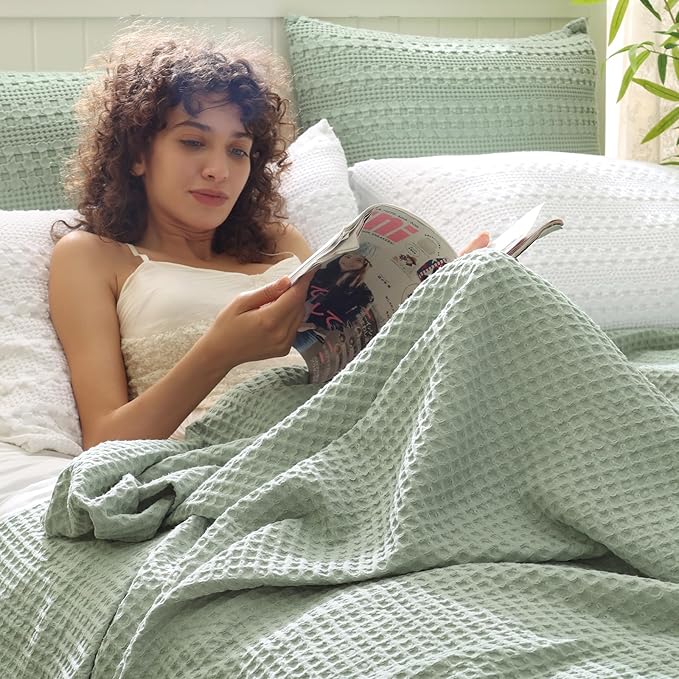 PHF Ultra Soft Waffle Weave Blanket Twin Size 66"x 90"- Washed Lightweight Breathable Cozy Woven Blanket for Bed - Aesthetic Decor for Couch Bedding Sofa Home Car - Sage Green/Mint Green-Ruum Studio Home