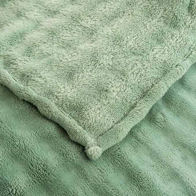 YUSOKI Luxury 3D Bubble Throw Blanket 5lb,All Ages,Home Decoration, (Sage Green,90 * 90inches)-Ruum Studio Home