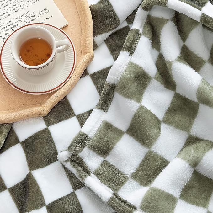 LOMAO Throw Blankets Flannel Blanket with Checkerboard Grid Pattern Soft Throw Blanket for Couch, Bed, Sofa Luxurious Warm and Cozy for All Seasons (Dark Olive, 90"x110")-Ruum Studio Home