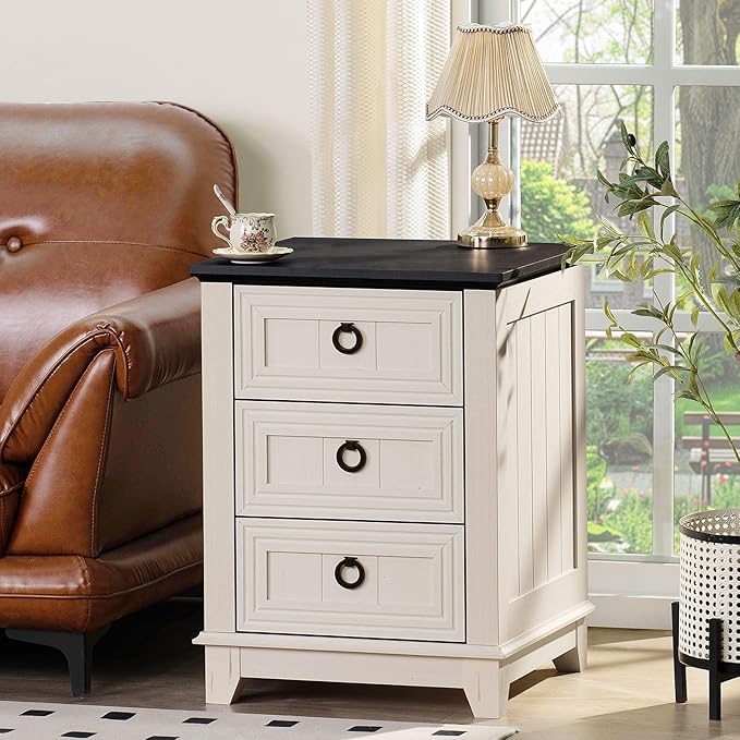 18" Farmhouse Night Stand with 3 Drawers, Wood End Table Dresser for Bedroom, White Nightstand, Bed Side Table with Metal Handle, Bedside Cabinet for Bedroom Living Room, Closet-Ruum Studio Home