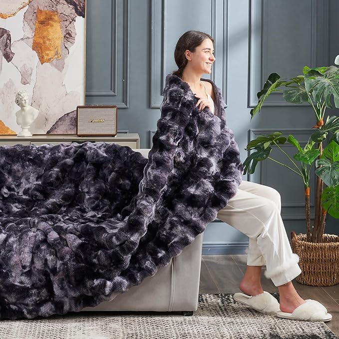 Cozy Bliss Faux Fur Throw Blanket for Couch, Fuzzy Soft Plush Thick Bubble Blanket for Sofa Bedroom Living Room, 60 * 80 Inches Tie Dye Black-Ruum Studio Home