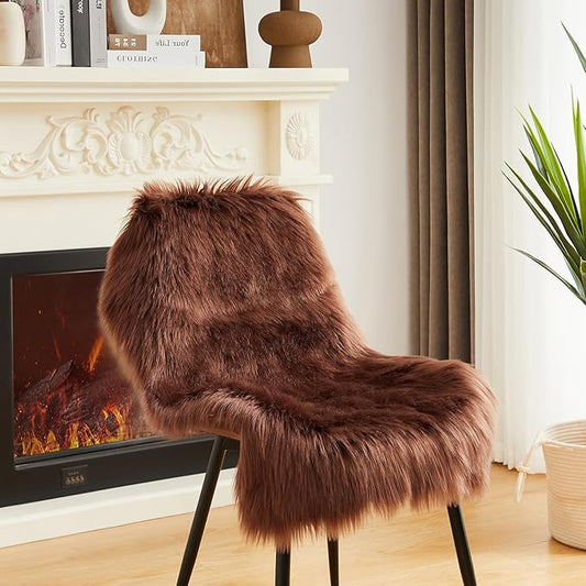 AMTOVO Faux Fur Rug, Coffee Small Area Rug, Fluffy Sheepskin Rug, Fuzzy Ultra Soft 2 x 3 ft Shag Rugs for Bedroom Sofa Throw Cushion Room Decor, Sheepskin-Ruum Studio Home