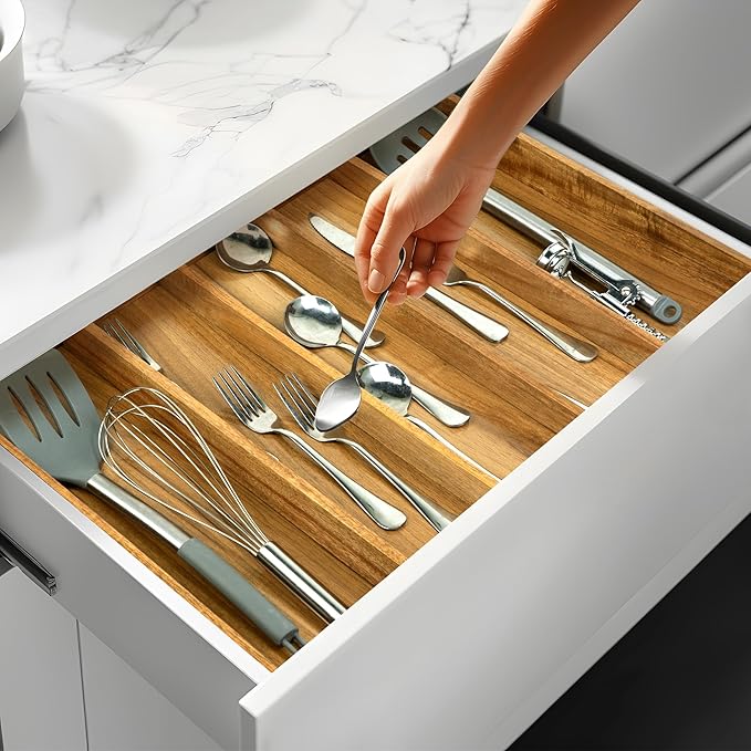 VaeFae Acacia Kitchen Silverware Organizer, Cutlery Drawer Organizer with 5 Compartments, Wooden Utensil Holder for Flatware and Cooking Tools-Ruum Studio Home