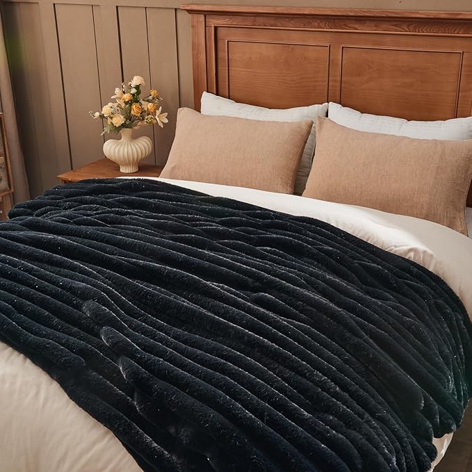 NEWCOSPLAY Faux Fur Twin Blanket Black 3D Ribbed Plush Thick Warm Blanket for Couch Sofa Bed 850GSM (Black Ribbed, Twin(60"x80"))-Ruum Studio Home