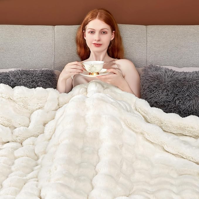 Touchat Luxury 1000GSM Faux Rabbit Fur Throw Blanket, Super Heavy Warm Cozy Blankets for Couch Bed Sofa, Bubble Plush Fuzzy Elegant Soft Reversible Mink Blanket for Living Room Bedroom, Cream White-Ruum Studio Home
