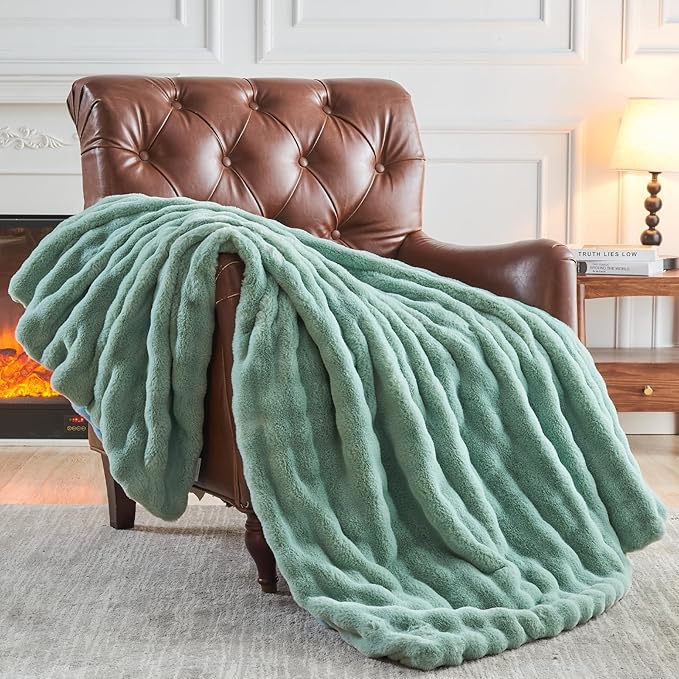NEWCOSPLAY Faux Fur Throw Blanket Sage Green Bubble Blanket Thick Warm Soft for Couch Sofa Bed 550GSM (New Sage Green, Throw(50"x60"))-Ruum Studio Home