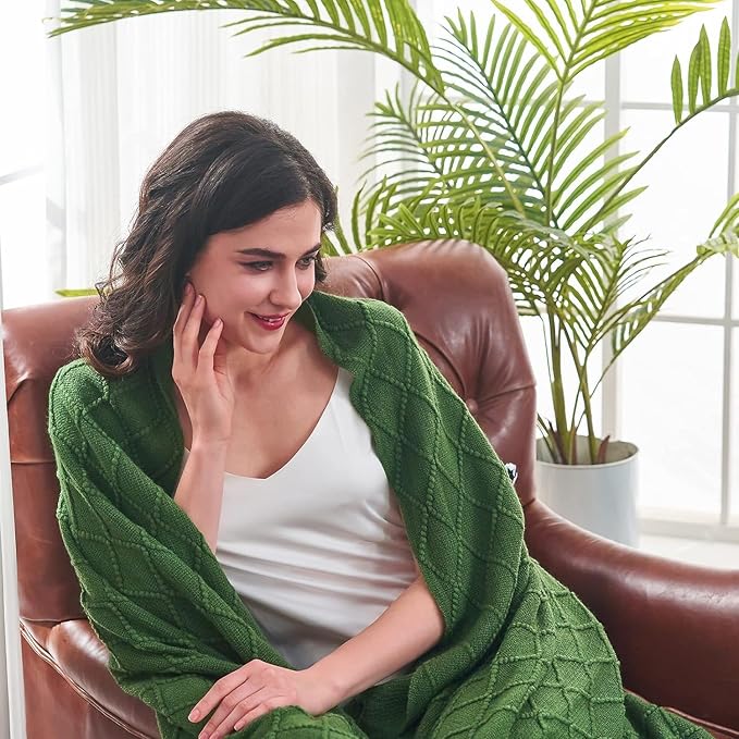 inhand Green Christmas Throw Blanket for Couch and Bed, Birthday Gifts for Women Teen Girl Friend Home Decor Knitted Twin Size Blanket, Outdoor Lightweight Farmhouse Warm Woven Decorative, 60"x80"-Ruum Studio Home