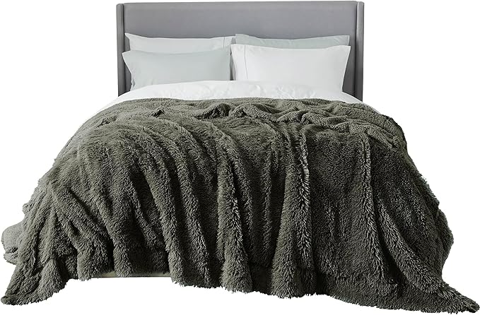 Bedsure GentleSoft Fluffy Olive Green Blankets Queen Size for Bed, Thick Sherpa Faux Fur Fleece Fuzzy Plush Winter Warm Soft Queen Blankets, Bedroom Olive Green Decor Cozy Gifts for Women Men, 90x90-Ruum Studio Home