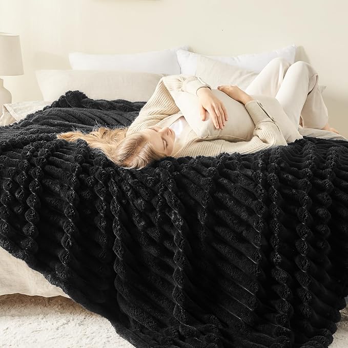 NEWCOSPLAY Super Soft Throw Blanket Black Premium Silky Flannel Fleece 3D Ribbed Jacquard Lightweight Bed Blanket All Season Use (Black Ribbed, Throw(50"x60"))-Ruum Studio Home