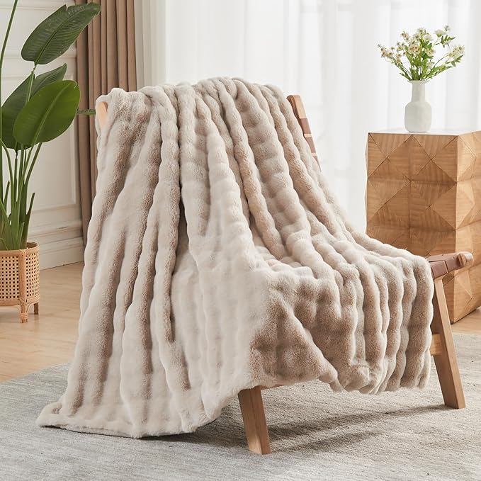 NEWCOSPLAY Faux Fur Queen Blanket Linen Bubble Blanket Thick Warm Soft for Couch Sofa Bed 550GSM (Linen, Queen(90"x90"))-Ruum Studio Home