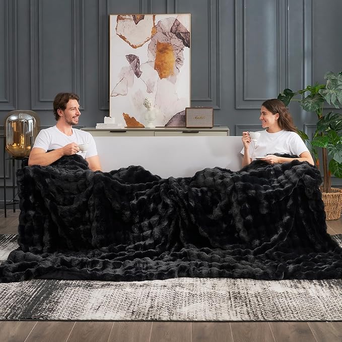 Cozy Bliss Faux Fur Throw Blanket for Couch, Fuzzy Soft Plush Thick Bubble Blanket for Sofa Bedroom Living Room, 90 * 90 Inches Black-Ruum Studio Home
