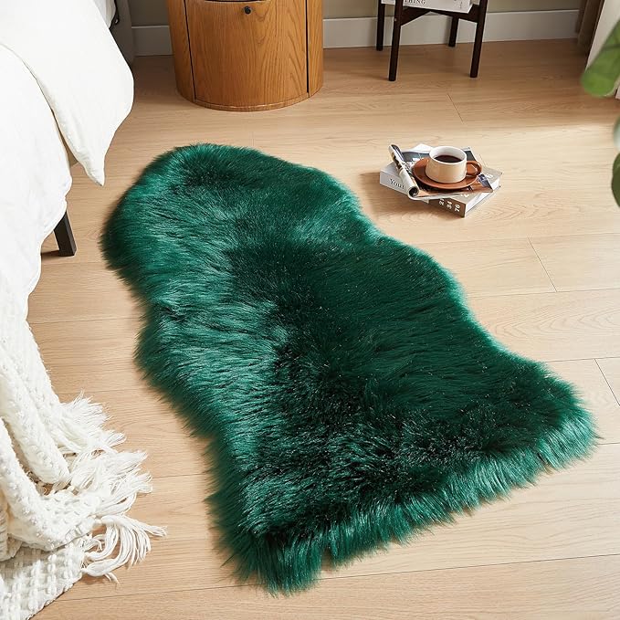AMTOVO Faux Fur Rug, Dark Green Area Rug, Fluffy Sheepskin Rug, Fuzzy Ultra Soft 2 x 4 ft Shag Rugs for Bedroom Sofa Throw Cushion Room Decor, Sheepskin-Ruum Studio Home