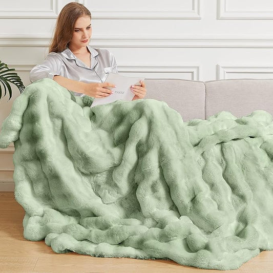 Sage Green Twin Fluffy Furry Blanket Comfy Blanket Cozy 60x80 Faux Fur for Living Room Bed Thick Ultra Soft Fuzzy Throw Home Gifts 860 GSM-Ruum Studio Home