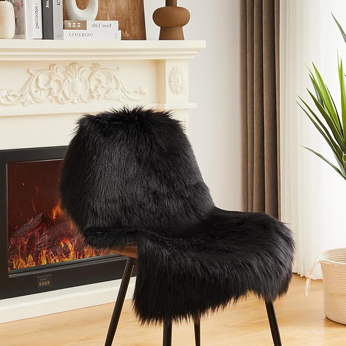 AMTOVO Faux Fur Rug, Black Small Area Rug, Fluffy Sheepskin Rug, Fuzzy Ultra Soft 2 x 3 ft Shag Rugs for Bedroom Sofa Throw Cushion Room Decor, Sheepskin-Ruum Studio Home