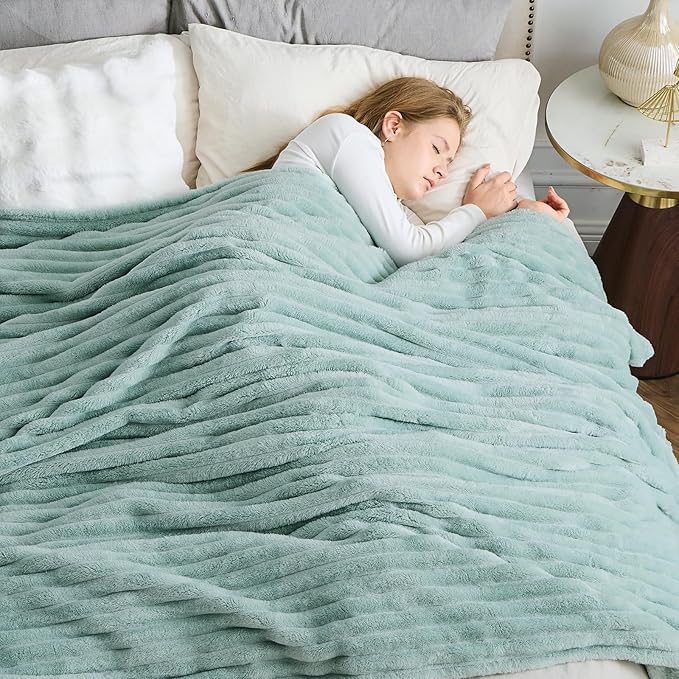 NEWCOSPLAY Super Soft King Blanket New Sage Green Premium Silky Flannel Fleece 3D Ribbed Jacquard Lightweight Bed Blanket All Season Use (New Sage Green Ribbed, King(90"x110"))-Ruum Studio Home