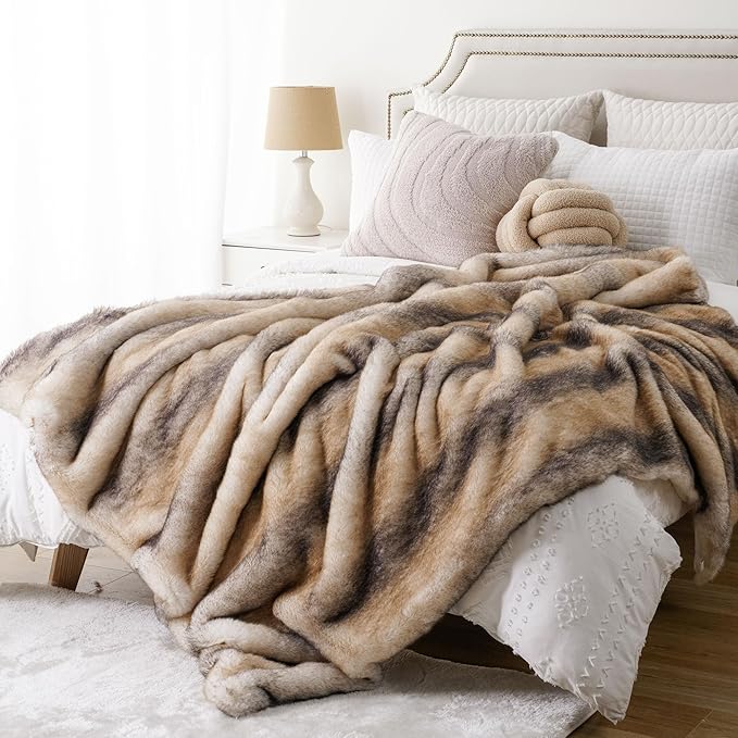 BATTILO HOME Luxury Mink Faux Fur Throw Blanket, Large Soft Cozy Warm Fur Blanket for Bed, Sofa, Couch, Chair, Thick Fur Throw and Blankets for Home Decor, 60"x80"-Ruum Studio Home