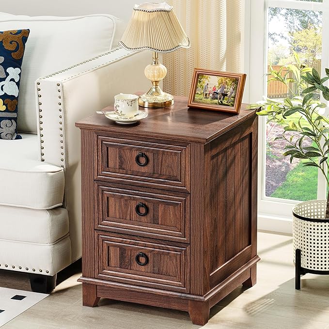 18" Farmhouse Night Stand with 3 Drawers, Wood End Table Dresser for Bedroom, Retro Nightstand, Bed Side Table with Metal Handle, Bedside Cabinet for Bedroom Living Room, Closet-Ruum Studio Home