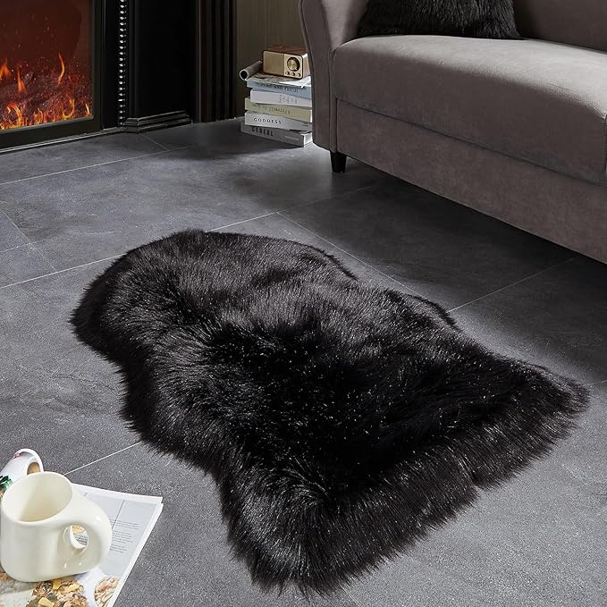 AMTOVO Faux Fur Rug, Black Small Area Rug, Fluffy Sheepskin Rug, Fuzzy Ultra Soft 2 x 3 ft Shag Rugs for Bedroom Sofa Throw Cushion Room Decor, Sheepskin-Ruum Studio Home