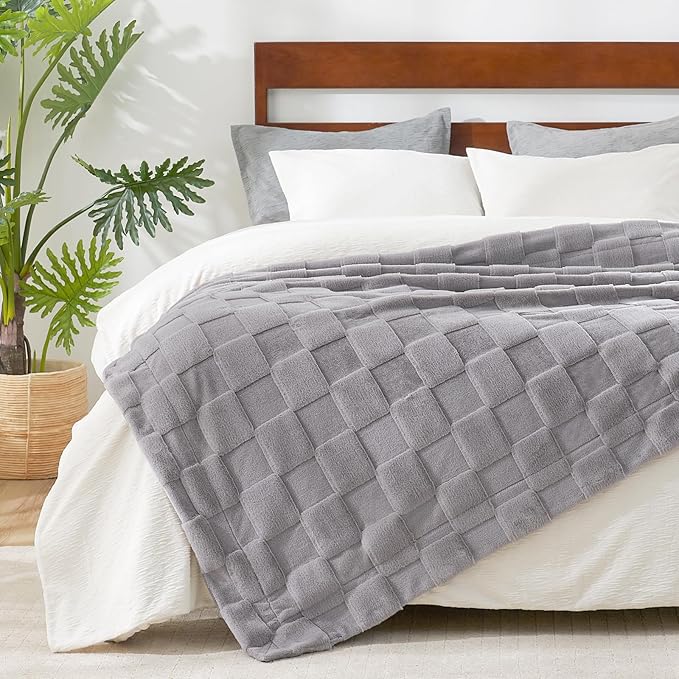 Cozy Bliss Checkered White Faux Rabbit Fur Throw Blanket, Soft Fuzzy Fluffy Minky Cream Furry Blankets for Couch, Bed (Grey, Queen(90" x 90"))-Ruum Studio Home