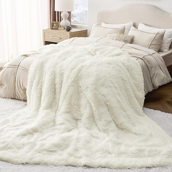 Bedsure GentleSoft Fluffy Cream Blankets Queen Size for Bed, Thick Sherpa Faux Fur Fleece Fuzzy Plush Winter Warm Heavy Soft Full Queen Blankets, Bedroom Decor Cream Gifts Cozy Gifts for Women, 90x90-Ruum Studio Home