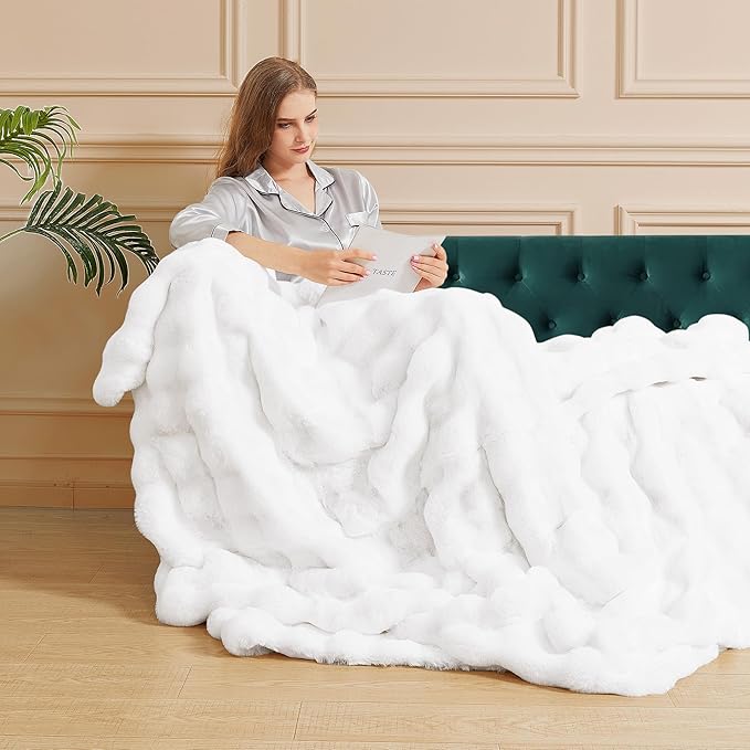 White Faux Rabbit Fuzzy Fur Queen Throw Fluffy Blanket 90x90 Soft Furry Blanket Queen Size for Bed Couch Cozy Bedroom Decor 1000 GSM-Ruum Studio Home