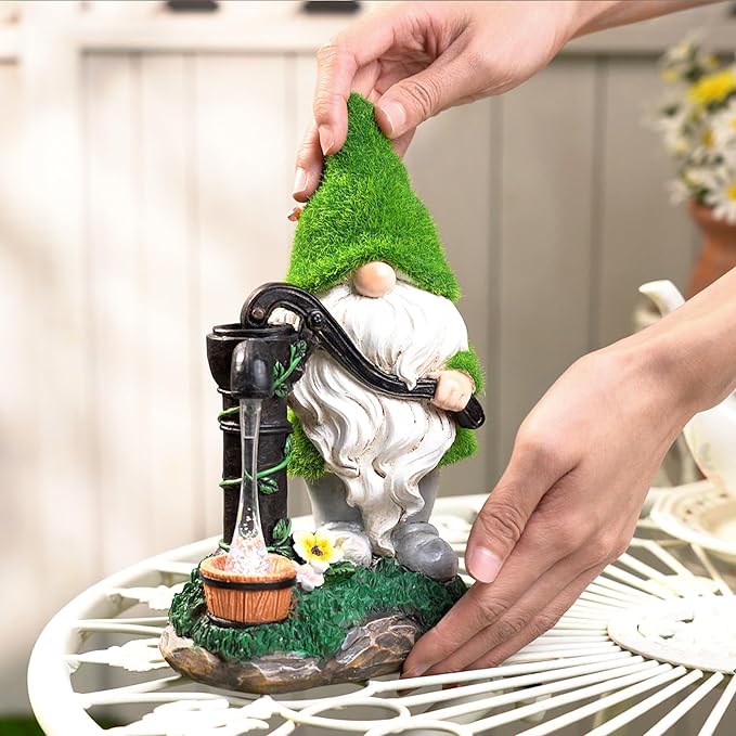 TERESA'S COLLECTIONS Garden Gnomes Decor with Solar Lights, Fathers Gifts, Green Outdoor Resin Decorations for Porch Patio, Gnome Ornaments for Dad and Mom，9"-Ruum Studio Home