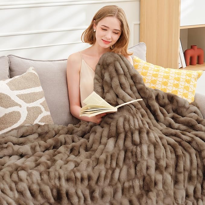 Ultra Soft Luxury Faux Fur Twin Blanket for Counch,Fuzzy Fluffy Plush Warm Cozy Elegant Wrinkled Blanket for Sofa Bedroom Living Room,（60"x80",Tie-dye Coffee）-Ruum Studio Home