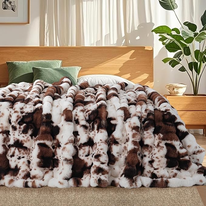 Touchat Cow Print Blanket for Couch, Faux Fur Throw Blanket, Super Heavy Warm Cozy Blankets for Bed Sofa, Bubble Plush Fuzzy Soft Mink Blanket for Living Room Bedroom, Cow Brown-Ruum Studio Home