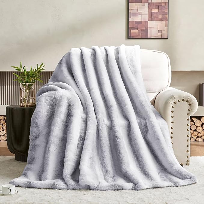 Luxury Faux Fur Blanket - Soft Warm Plush Blankets for Couch Sofa Bed, Fluffy Thick Throws for Bedroom, Office, Living Room, Decorative Reversible, Not Easy to shed - 70"x90", Grey/White-Ruum Studio Home