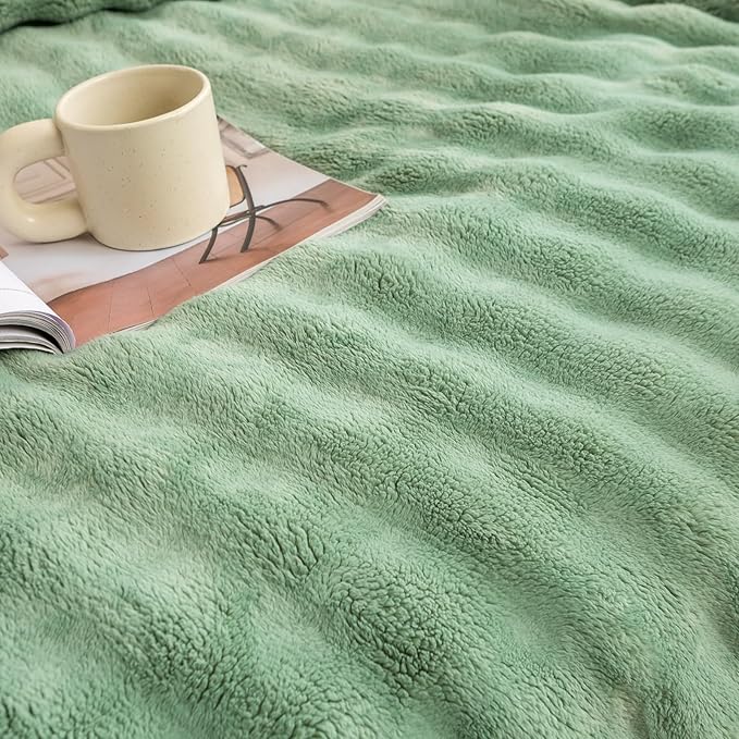 YUSOKI Luxury 3D Bubble Throw Blanket 5lb,All Ages,Home Decoration, (Sage Green,90 * 90inches)-Ruum Studio Home