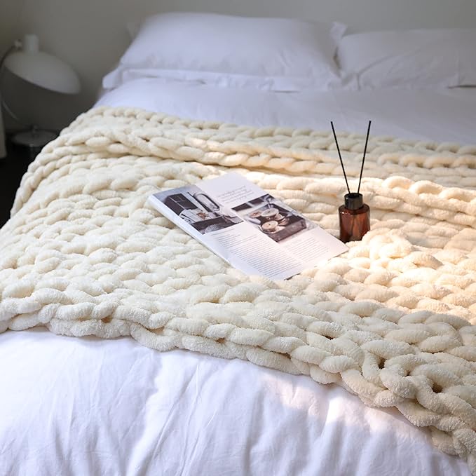 Maetoow Chenille Chunky Knit Blanket Throw （40×50 Inch）, Handmade Warm & Cozy Blanket Couch, Bed, Home Decor, Soft Breathable Fleece Banket, Christmas Thick and Giant Yarn Throws, Cream-Ruum Studio Home