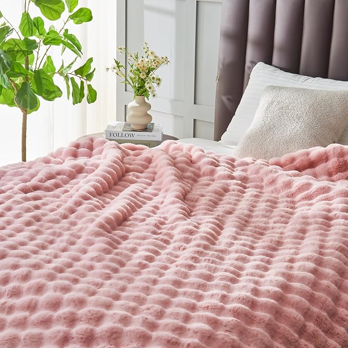NEWCOSPLAY Faux Fur Twin Blanket Pink Bubble Blanket Thick Warm Soft for Couch Sofa Bed 550GSM (Pink, Twin(60"x80"))-Ruum Studio Home