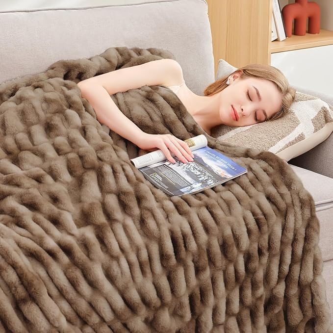 Ultra Soft Luxury Faux Fur Throw Blanket for Counch,Fuzzy Fluffy Plush Warm Cozy Elegant Wrinkled Blanket for Sofa Bedroom Living Room,（50"x60",Tie-dye Coffee）-Ruum Studio Home